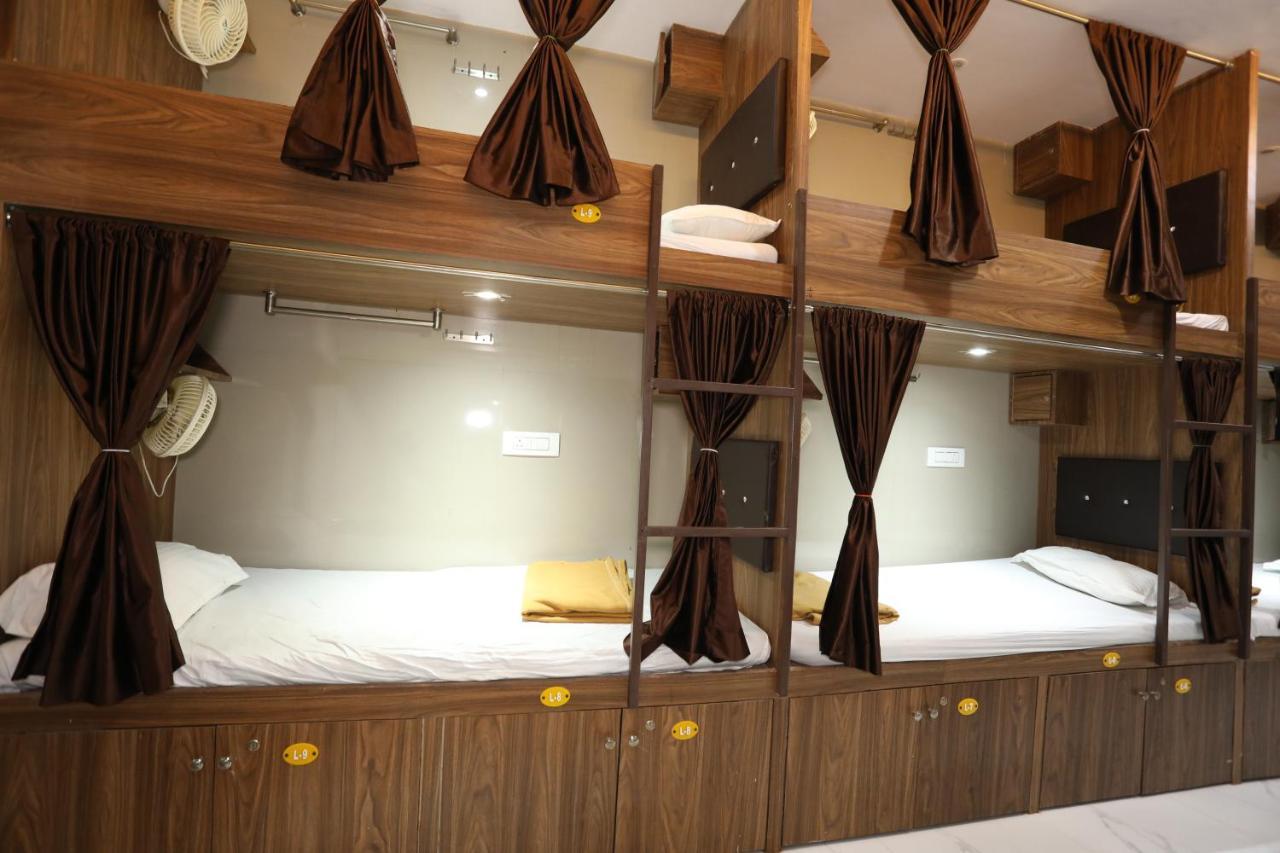 Mango Marol Dormitory Мумбаи Экстерьер фото
